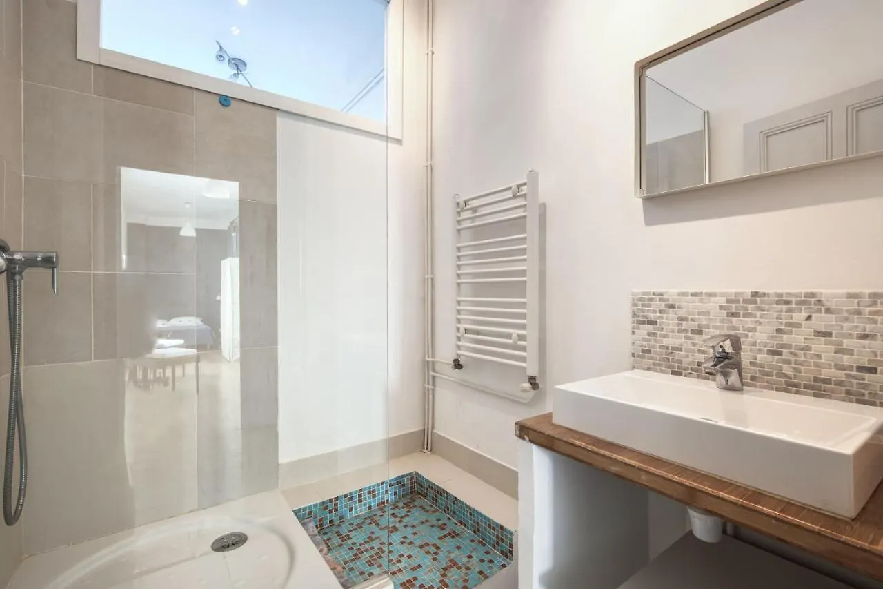 Beautiful Flat In A Character House In The Heart Of Avignon - Welkeys Apartment